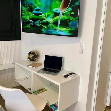 Ar - And Cozy In *